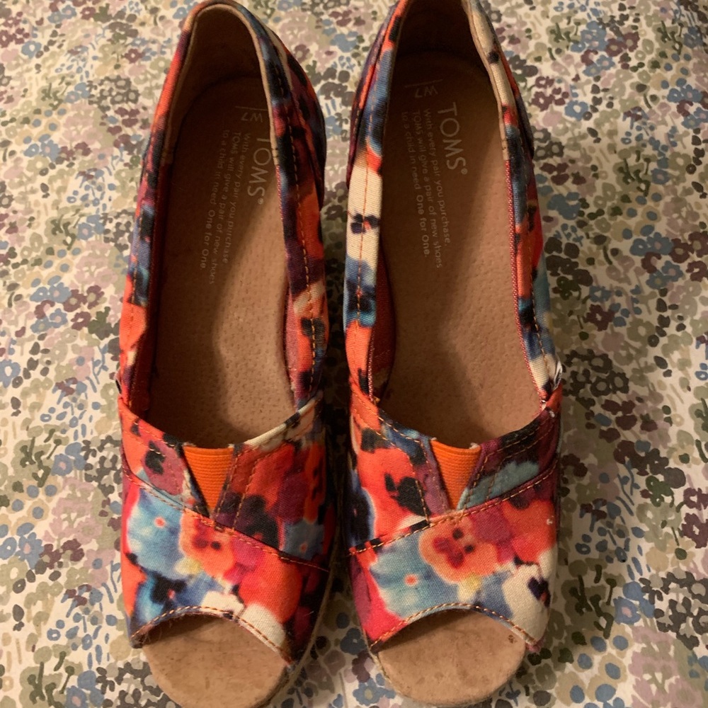 Toms wedges!
